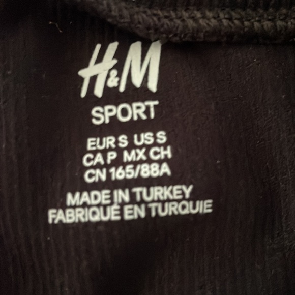H&M Cropped Sport Top - Picture 3 of 3